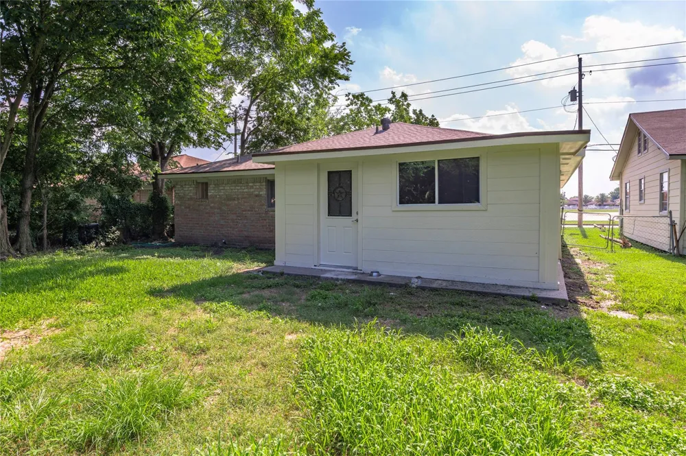 2324 Logan Street Texas City, TX 77590