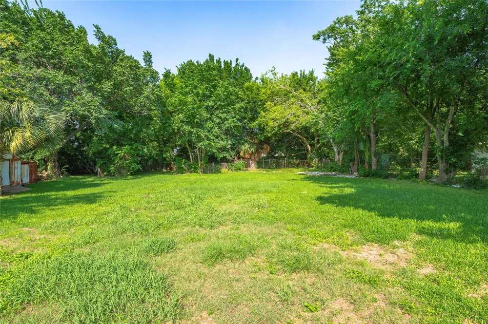 2324 Logan Street Texas City, TX 77590