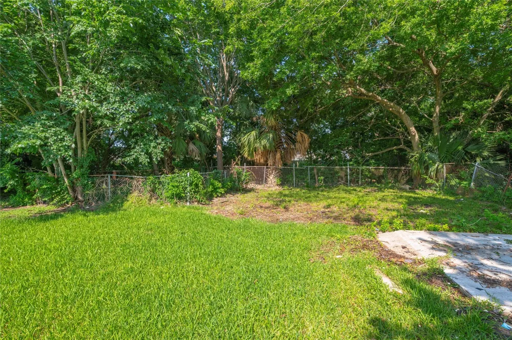 2324 Logan Street Texas City, TX 77590