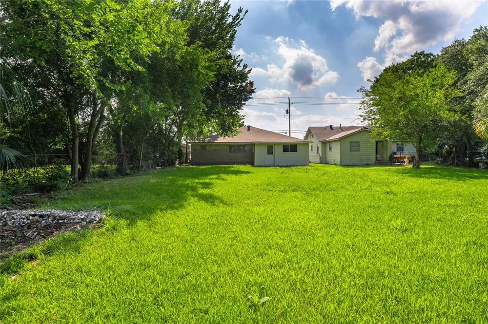 2324 Logan Street Texas City, TX 77590