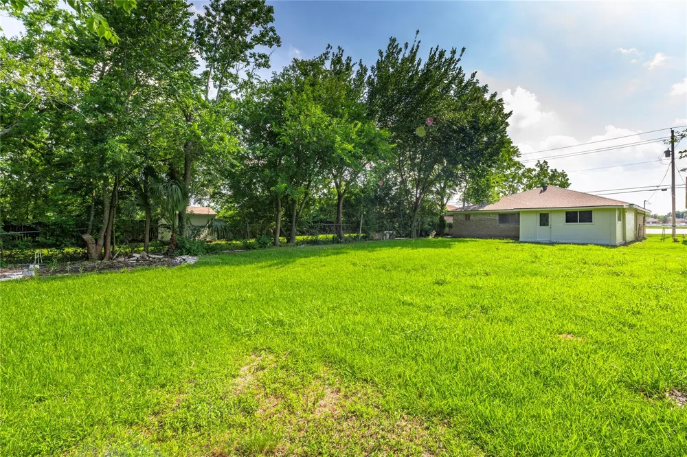 2324 Logan Street Texas City, TX 77590