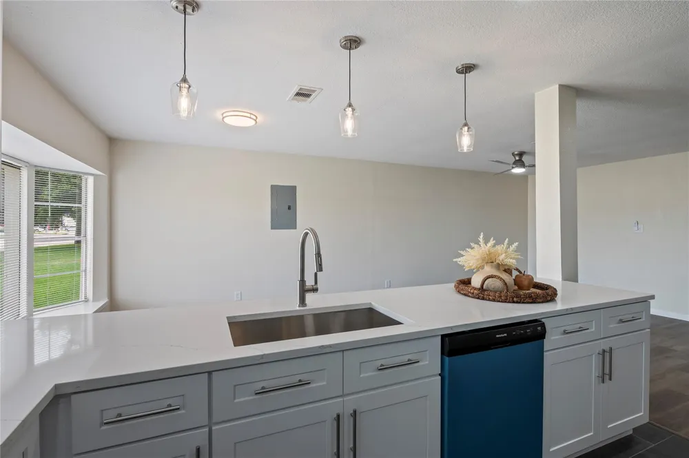 2324 Logan Street Texas City, TX 77590