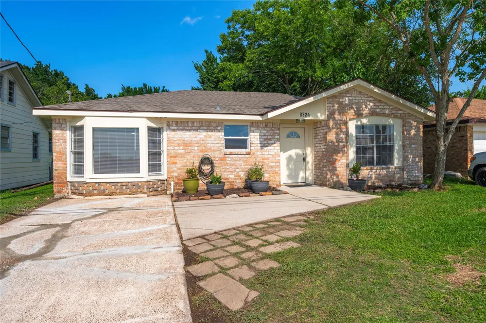 2324 Logan Street Texas City, TX 77590