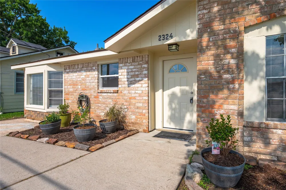 2324 Logan Street Texas City, TX 77590
