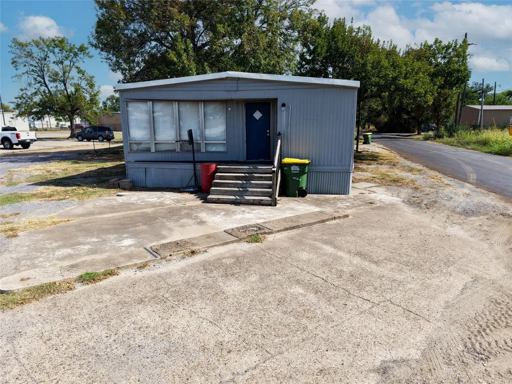 225 Main Street Normangee, TX 77871