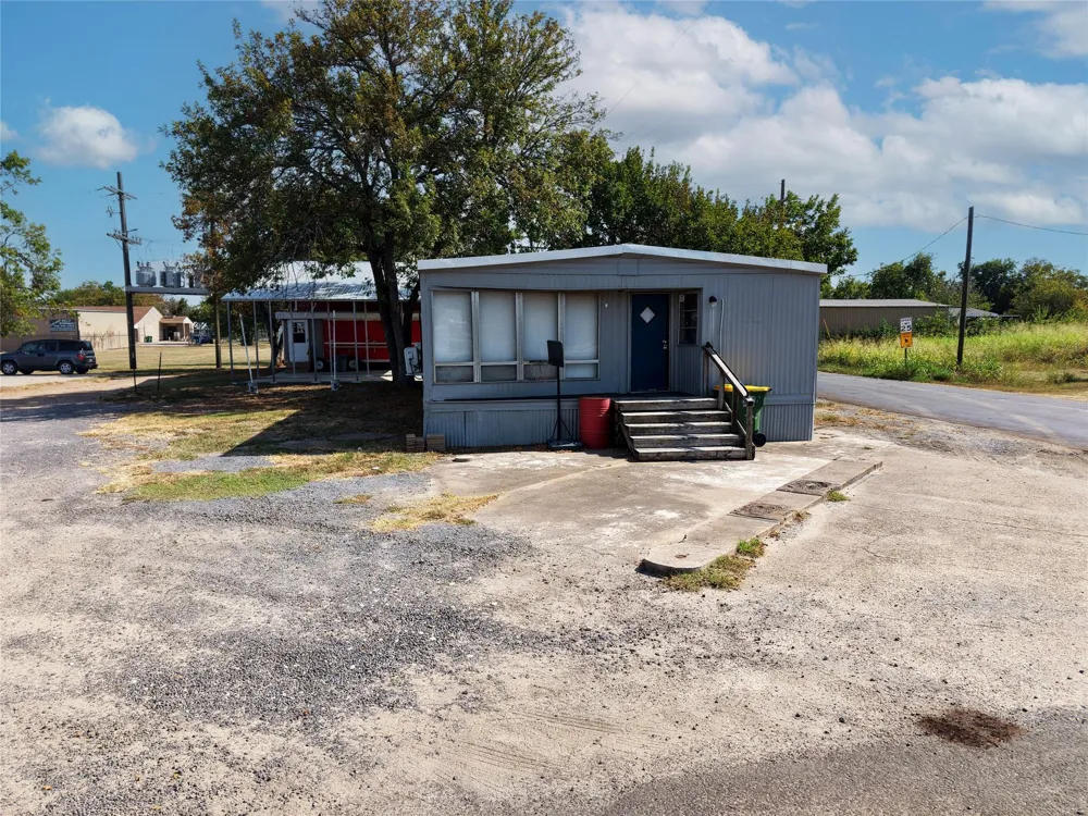 225 Main Street Normangee, TX 77871