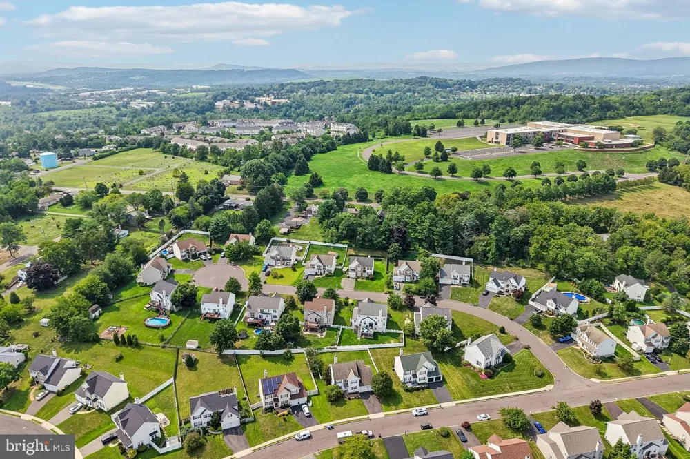 1289 MEADOWVIEW DRIVE Pottstown, PA 19464