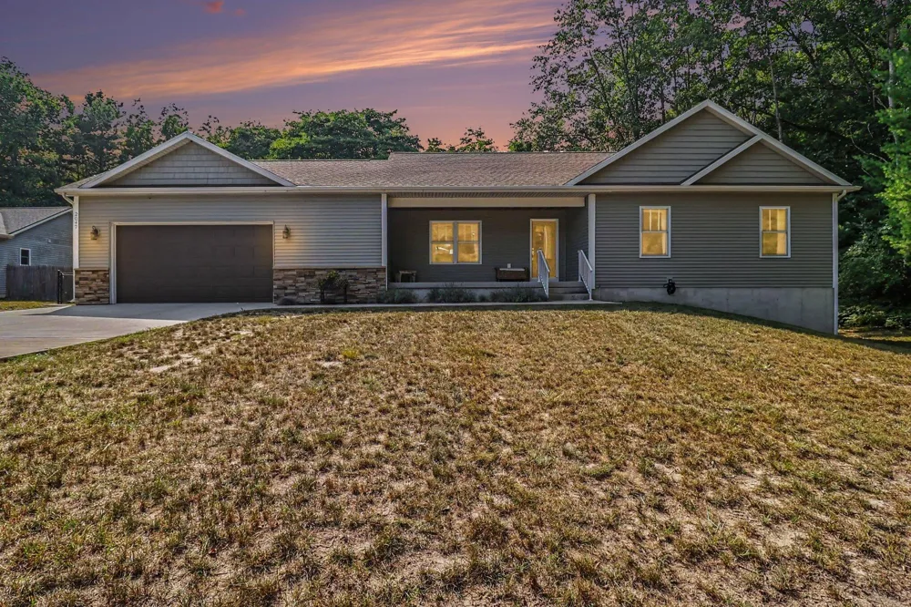 2047 Lakeshore Drive Ludington, MI 49431