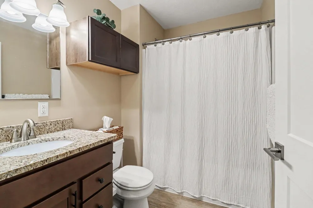 2047 Lakeshore Drive Ludington, MI 49431