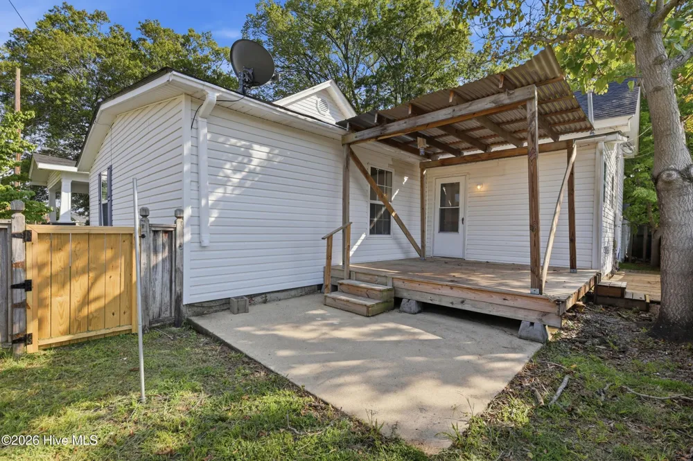 3338 North Barrett Street Farmville, NC 27828