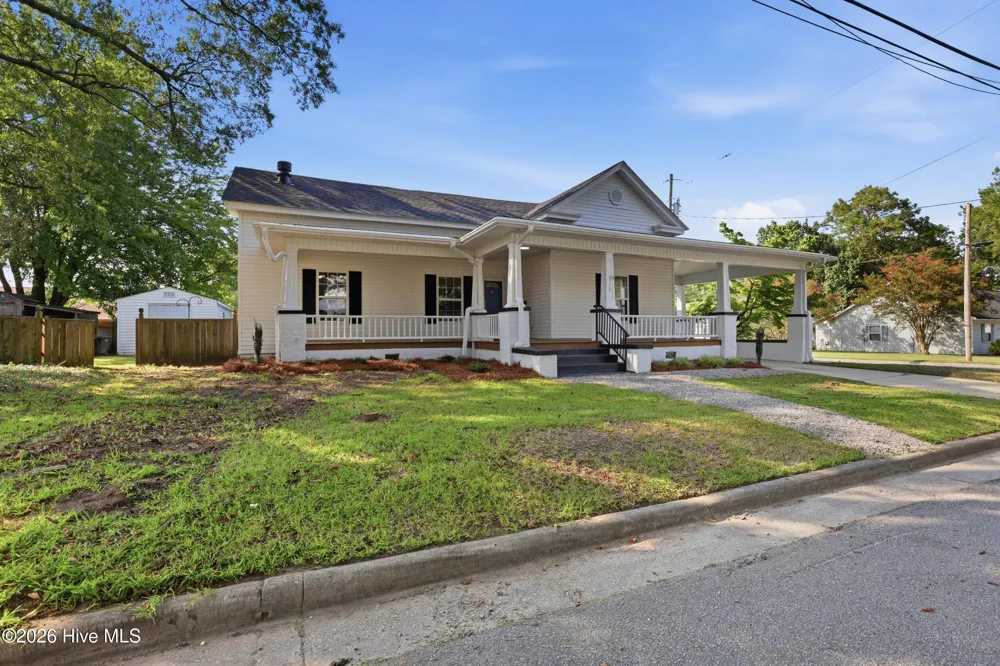 3338 North Barrett Street Farmville, NC 27828