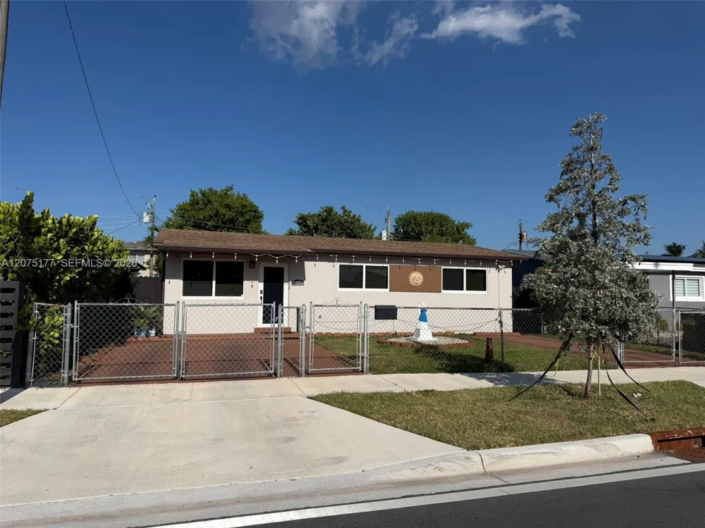 4585 E 9th Ln Hialeah, FL 33013