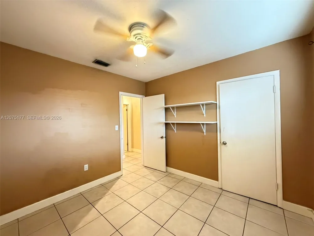 4585 E 9th Ln Hialeah, FL 33013