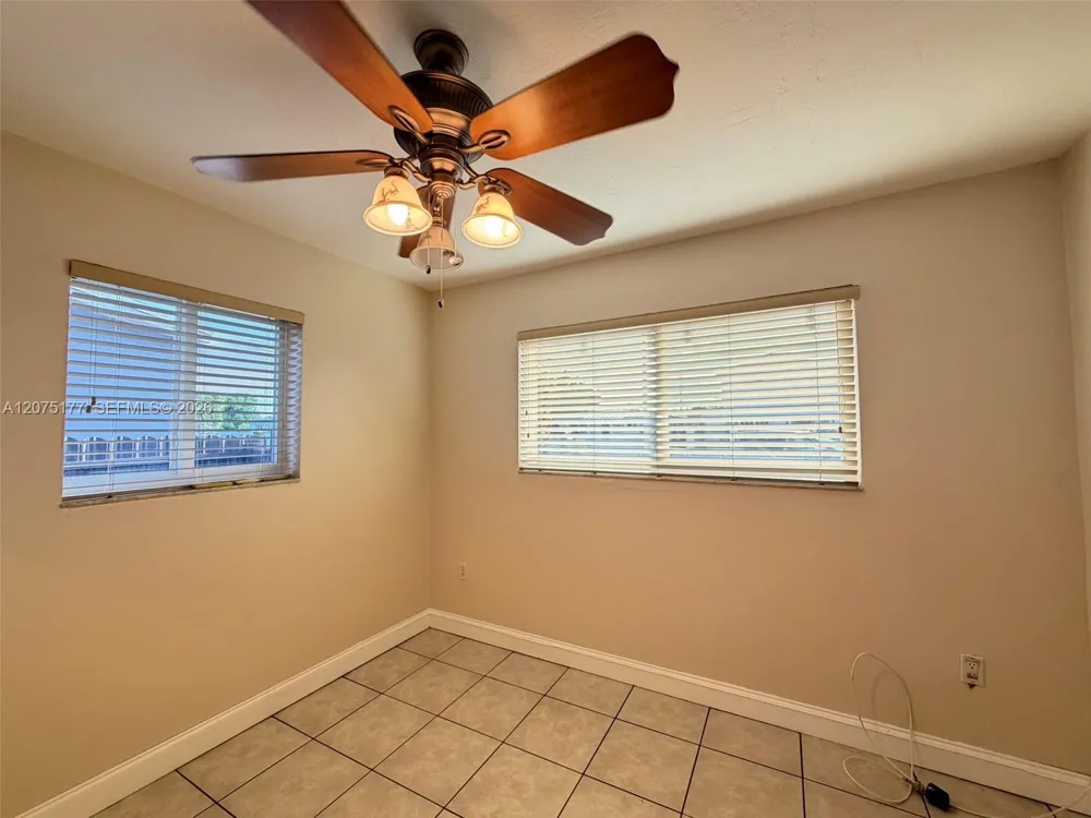 4585 E 9th Ln Hialeah, FL 33013
