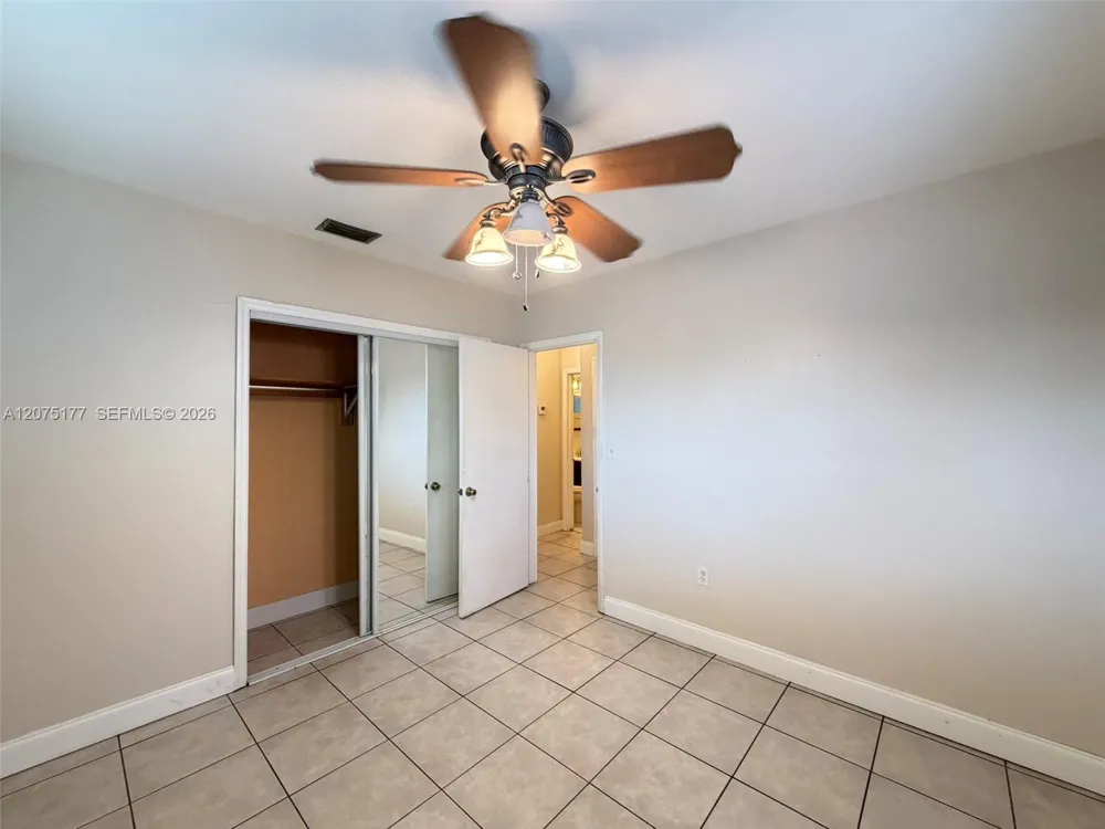 4585 E 9th Ln Hialeah, FL 33013