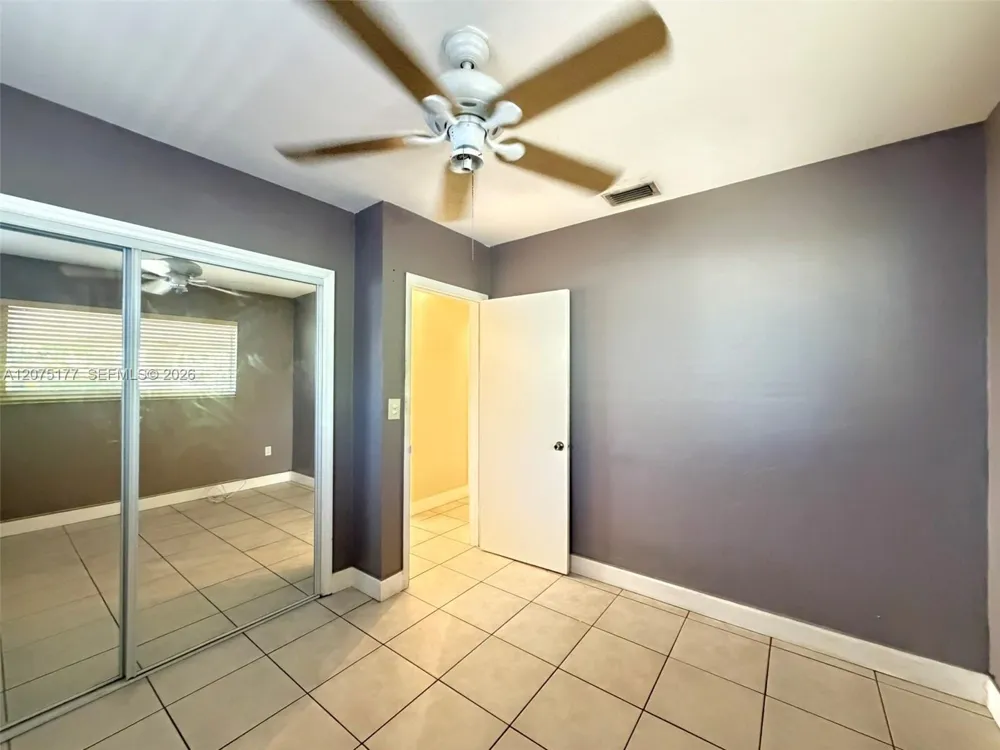 4585 E 9th Ln Hialeah, FL 33013