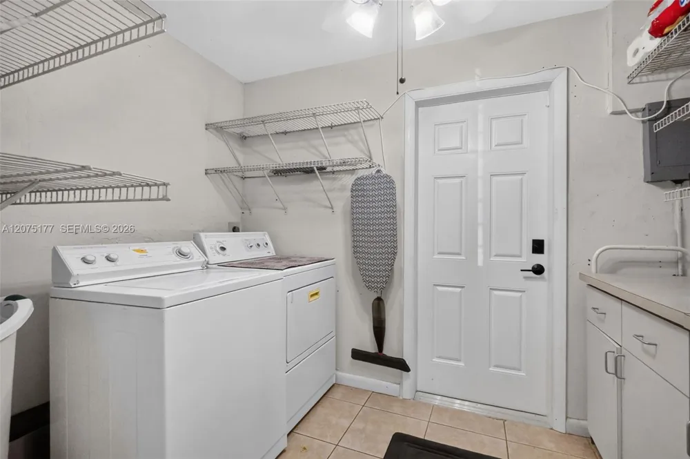 4585 E 9th Ln Hialeah, FL 33013