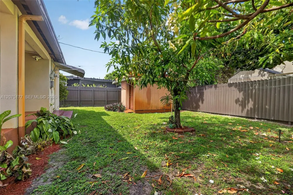 4585 E 9th Ln Hialeah, FL 33013