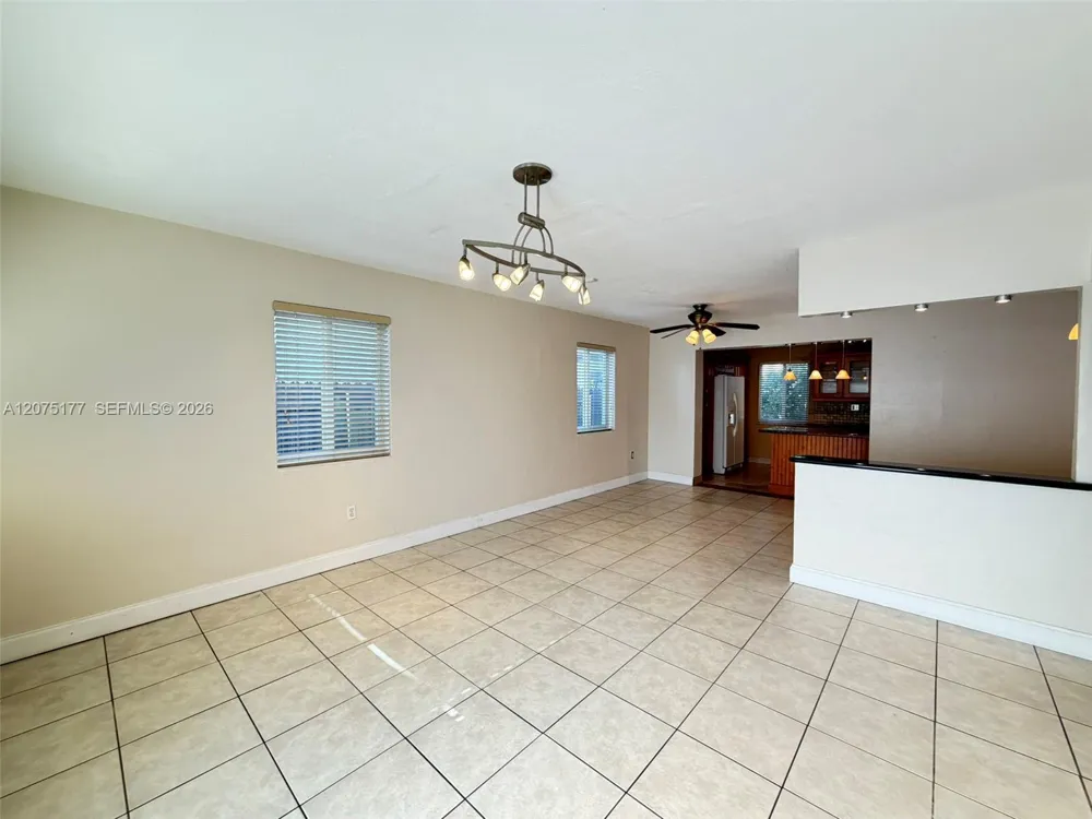 4585 E 9th Ln Hialeah, FL 33013