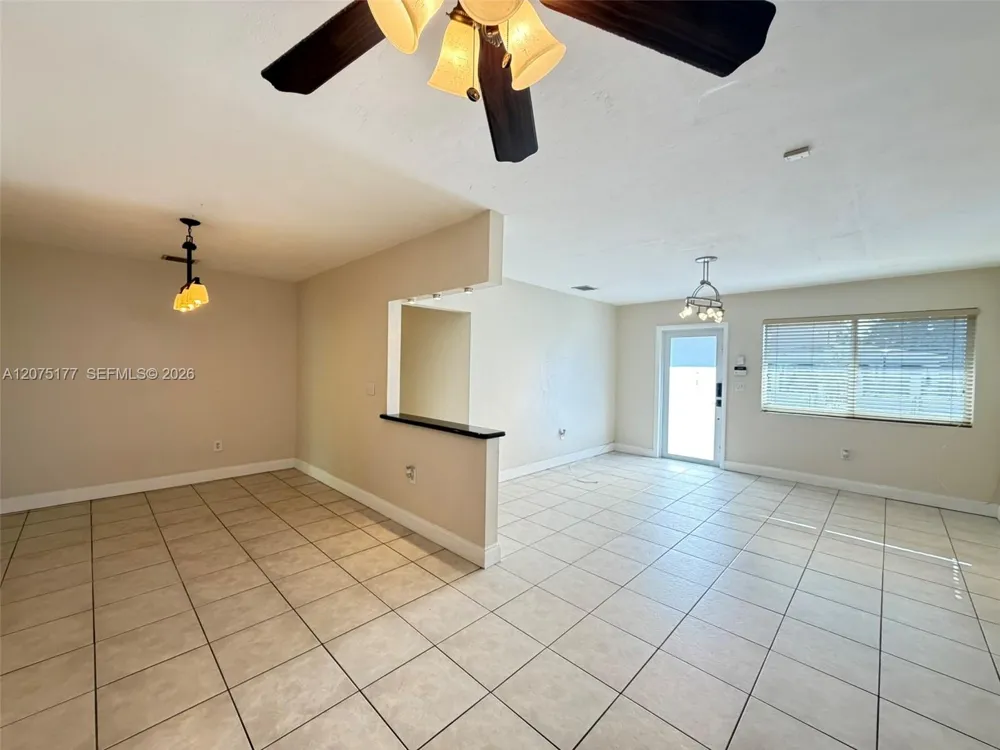 4585 E 9th Ln Hialeah, FL 33013