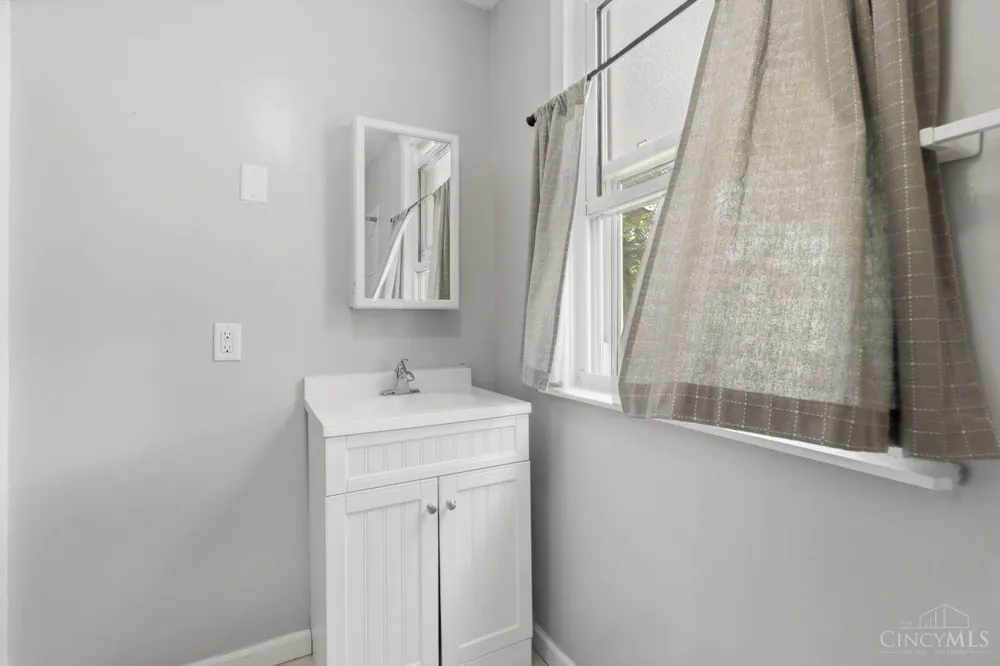 6586 S St Rt 123 Harlan, OH 45152