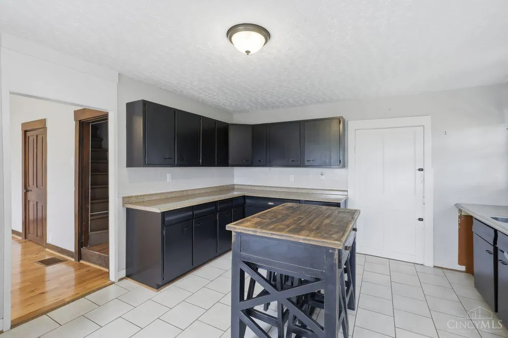 6586 S St Rt 123 Harlan, OH 45152