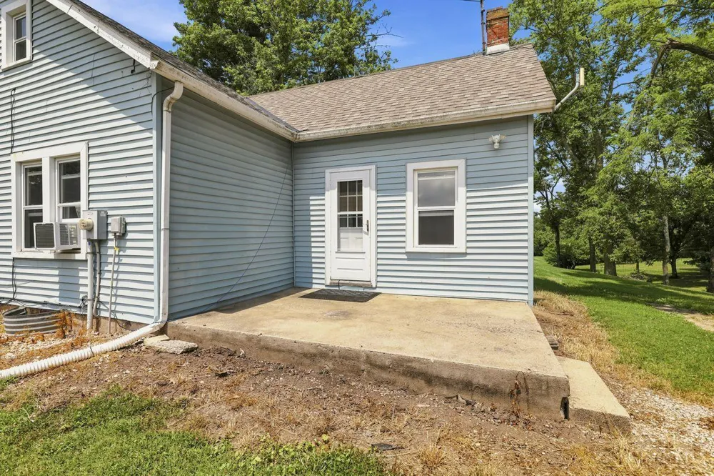 6586 S St Rt 123 Harlan, OH 45152