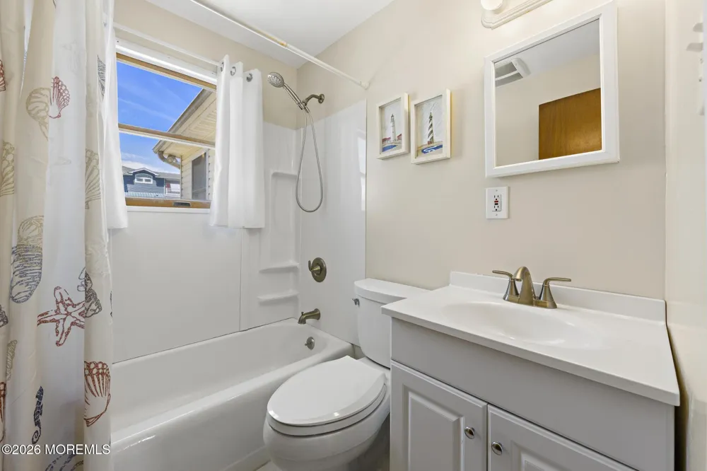 22 Joan Drive Manahawkin, NJ 08050