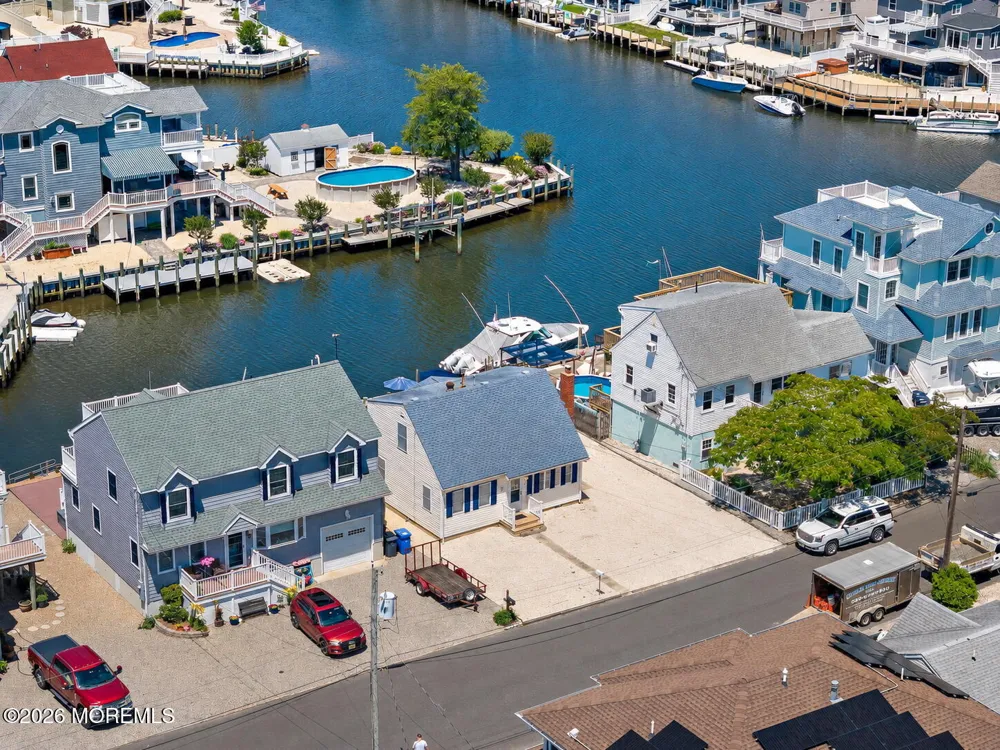 22 Joan Drive Manahawkin, NJ 08050