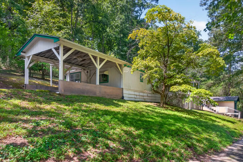 788 Long Hollow Road Rock Spring, GA 30739