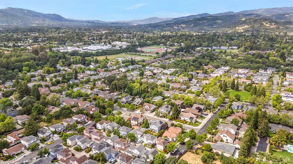 405 Brockman Lane Sonoma, CA 95476