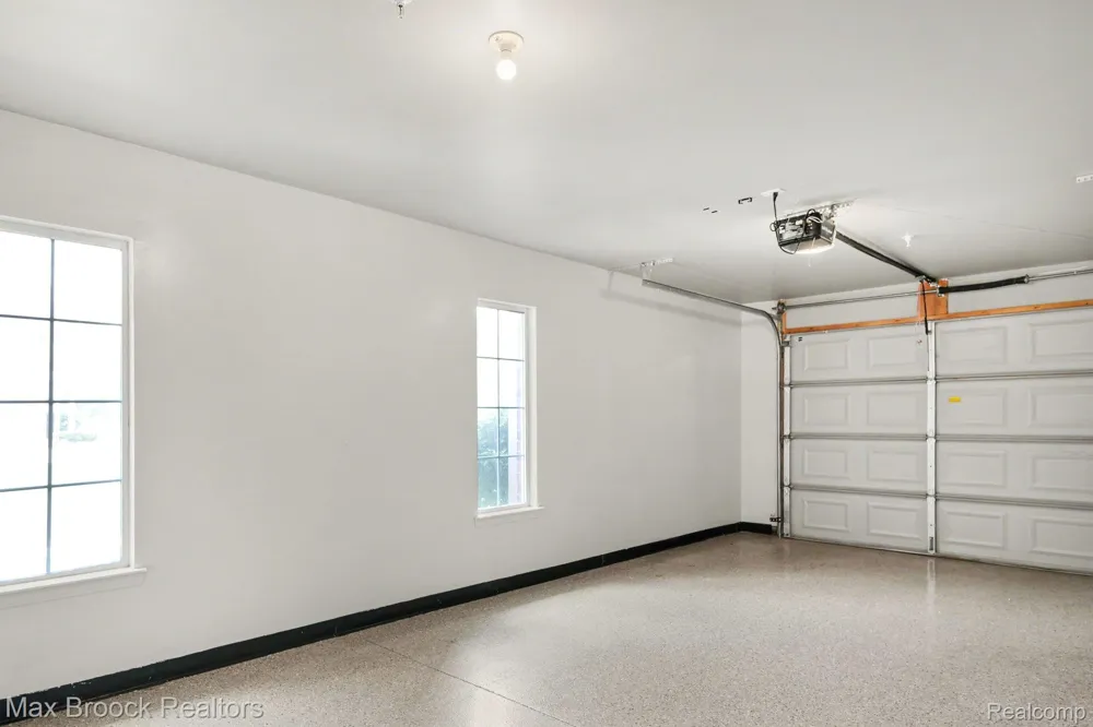 49086 W Woods Drive Shelby Charter Township, MI 48317