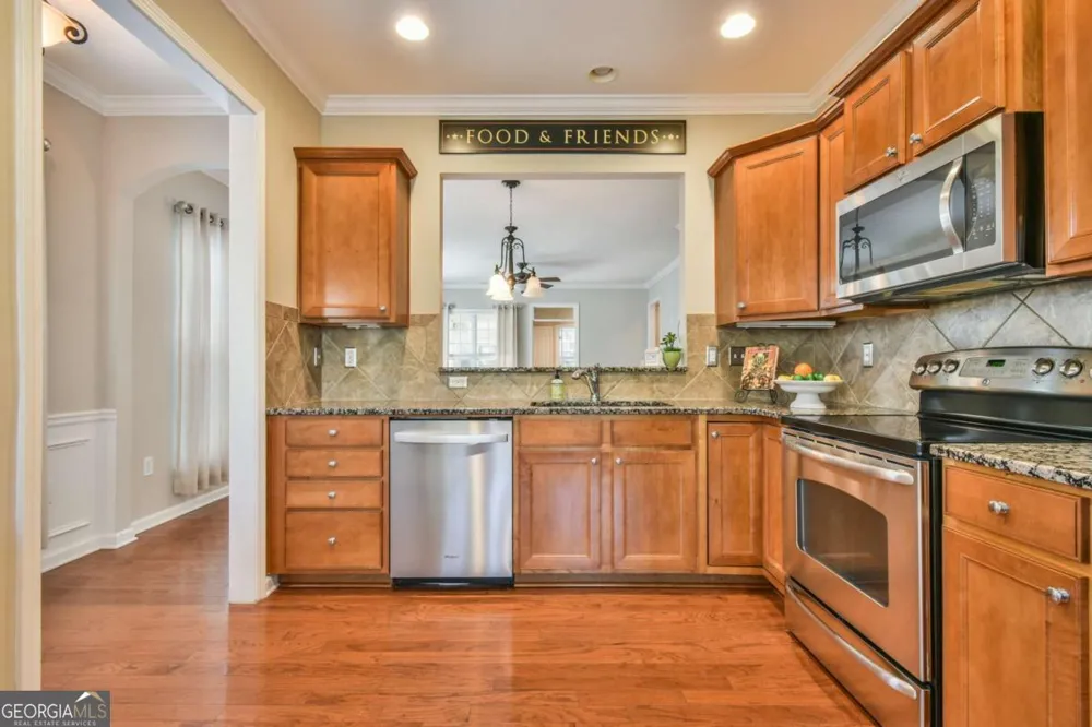 6136 Longleaf DR Hoschton, GA 30548