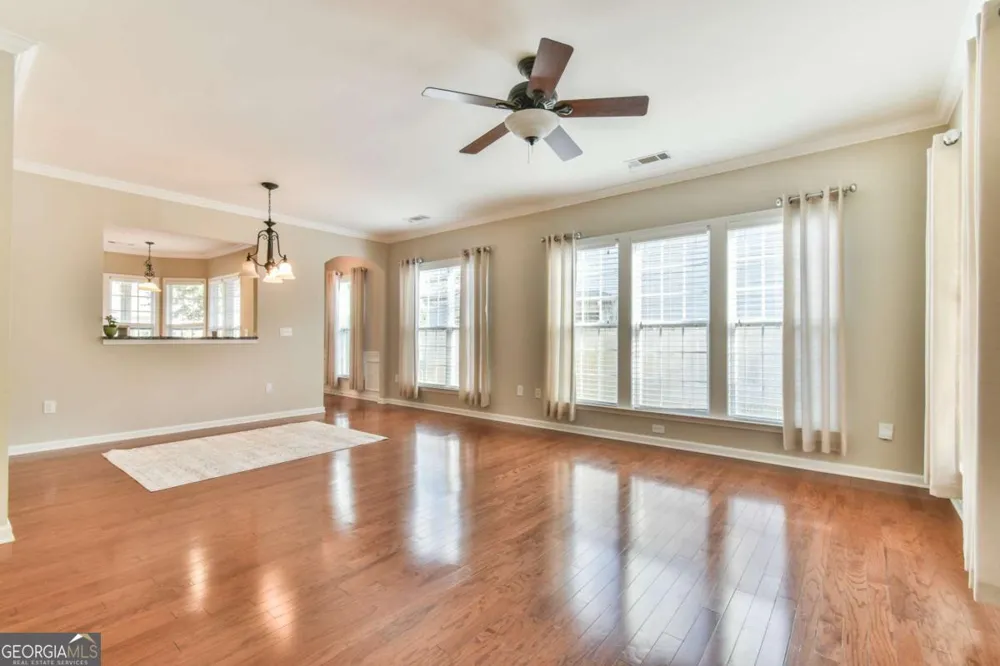 6136 Longleaf DR Hoschton, GA 30548