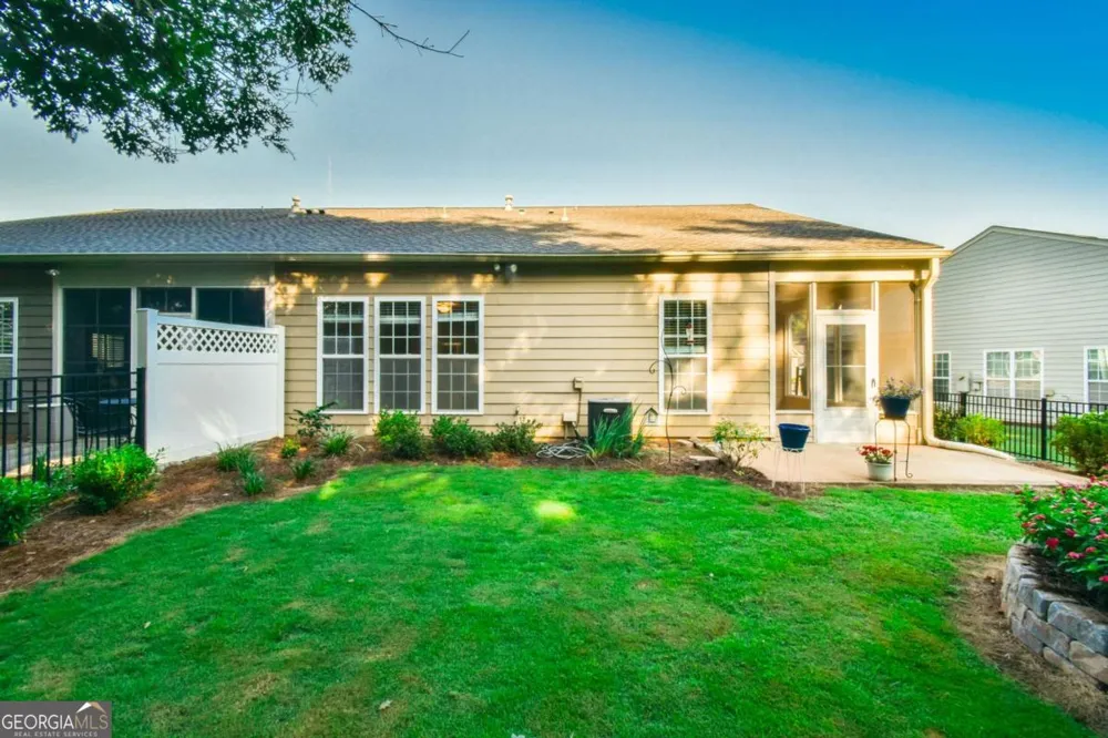 6136 Longleaf DR Hoschton, GA 30548