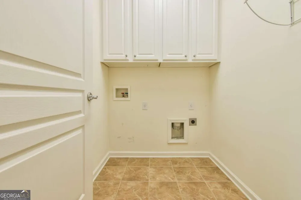 6136 Longleaf DR Hoschton, GA 30548