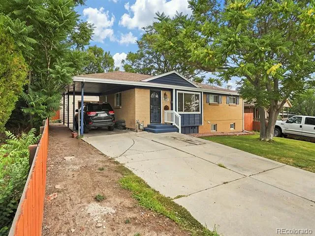 8671 Hopkins Drive Denver, CO 80229