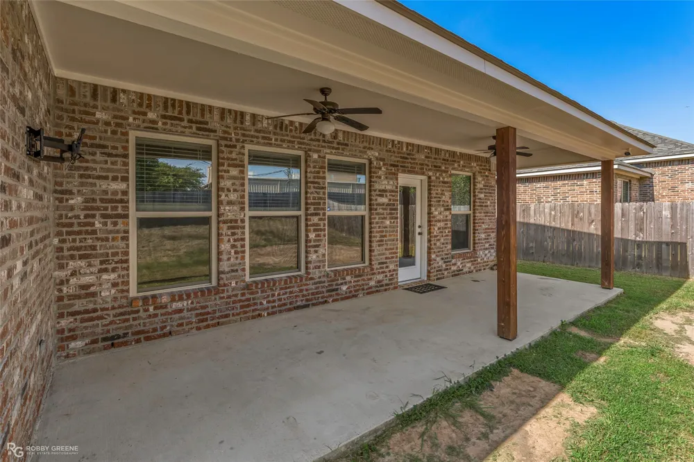 104 Brimestone Loop Benton, LA 71006