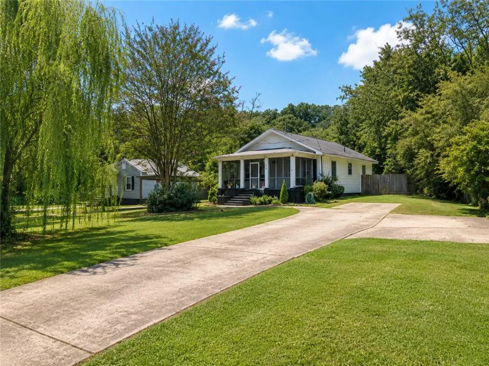 219 Etowah Drive Cartersville, GA 30120
