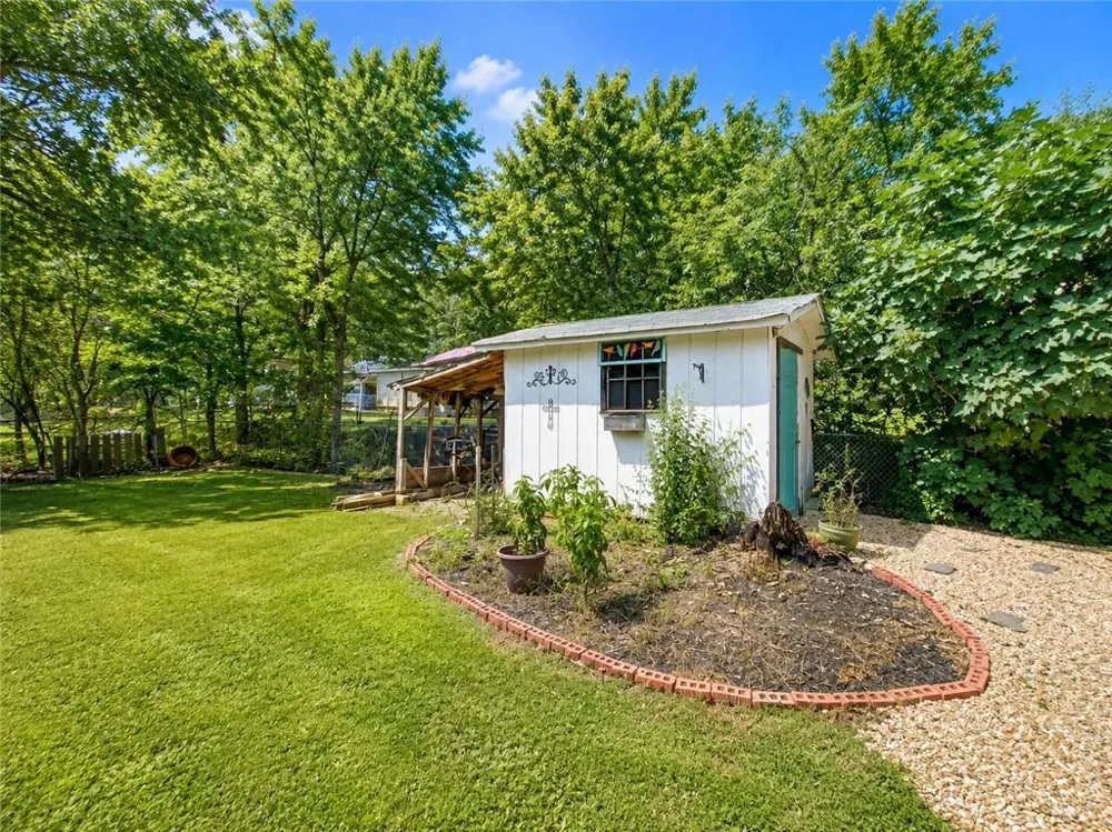 219 Etowah Drive Cartersville, GA 30120