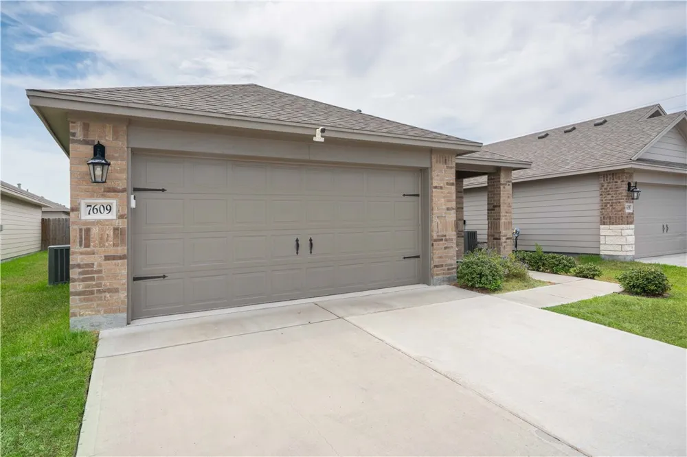 7609 Herd Rider Ln Corpus Christi, TX 78414