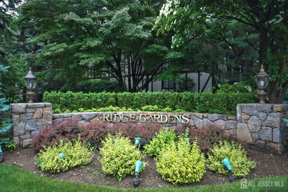 201 Mark Twain Way Mahwah, NJ 07430