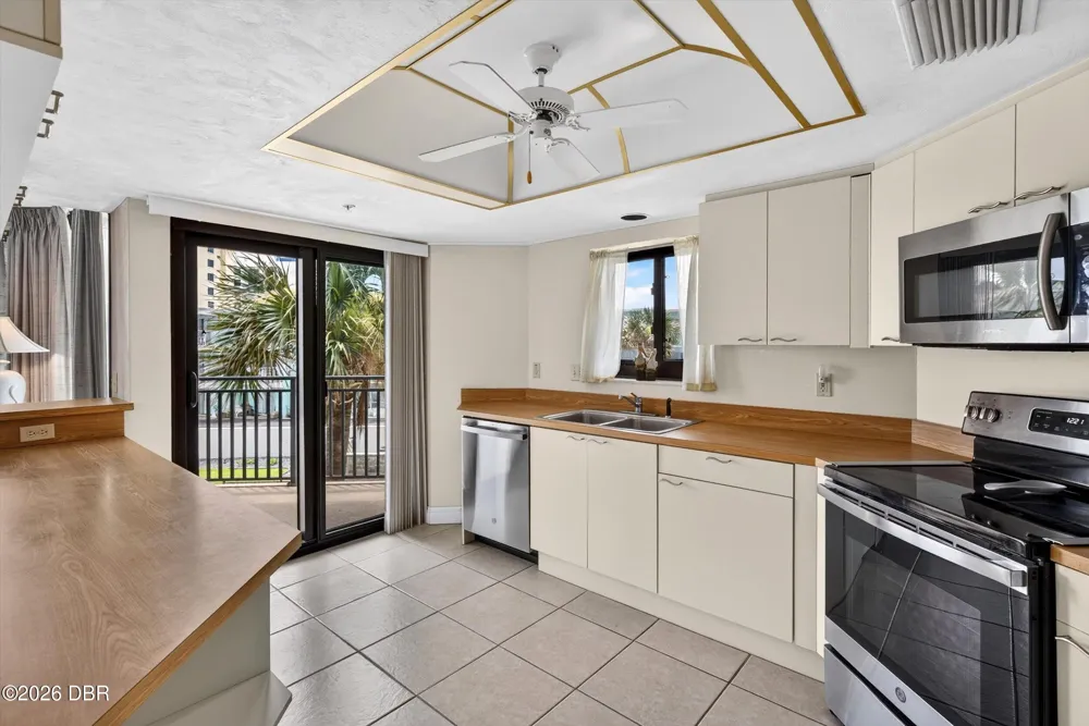 2555 S Atlantic Avenue #207 Daytona Beach Shores, FL 32118