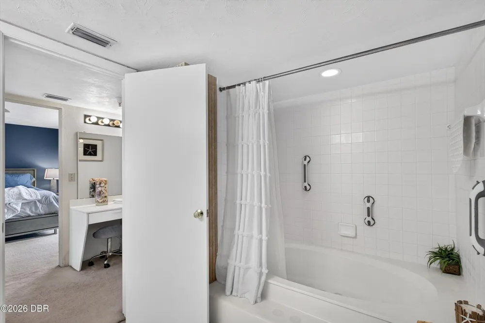 2555 S Atlantic Avenue #207 Daytona Beach Shores, FL 32118