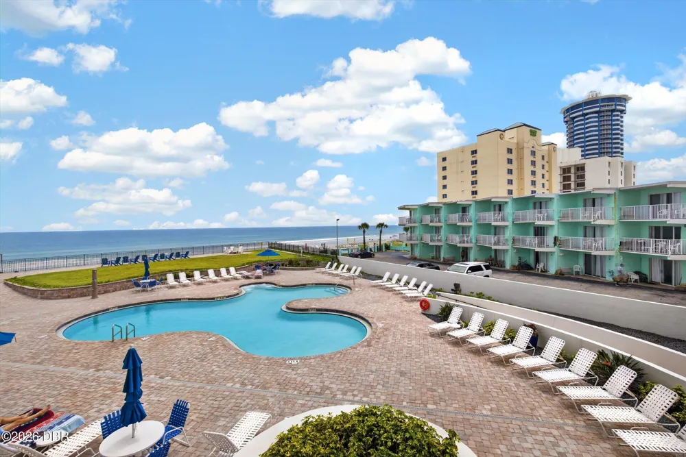 2555 S Atlantic Avenue #207 Daytona Beach Shores, FL 32118