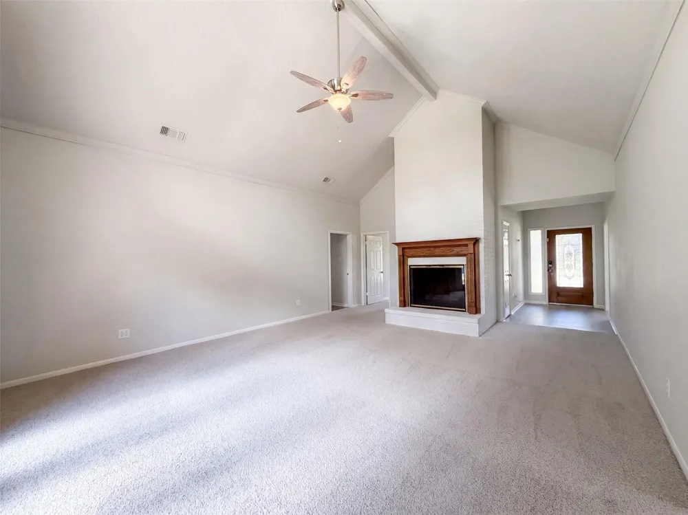 1102 Londonderry Avenue Friendswood, TX 77546