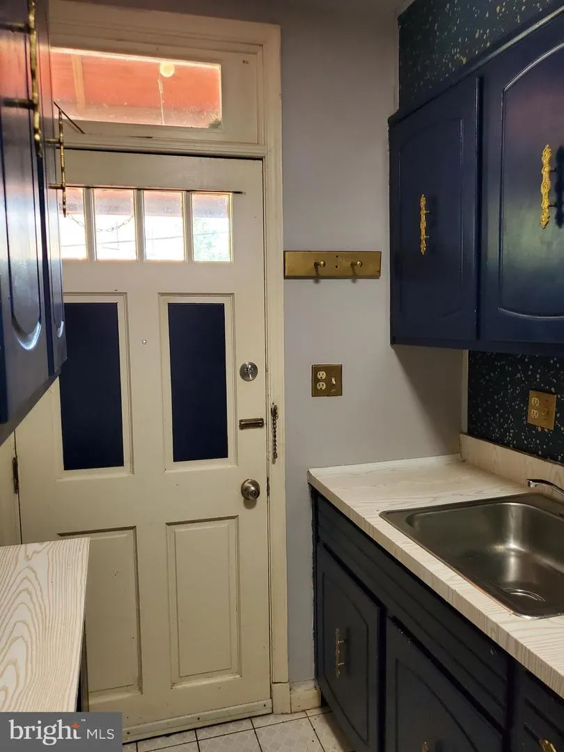 217 LYNHAVEN DRIVE Alexandria, VA 22305