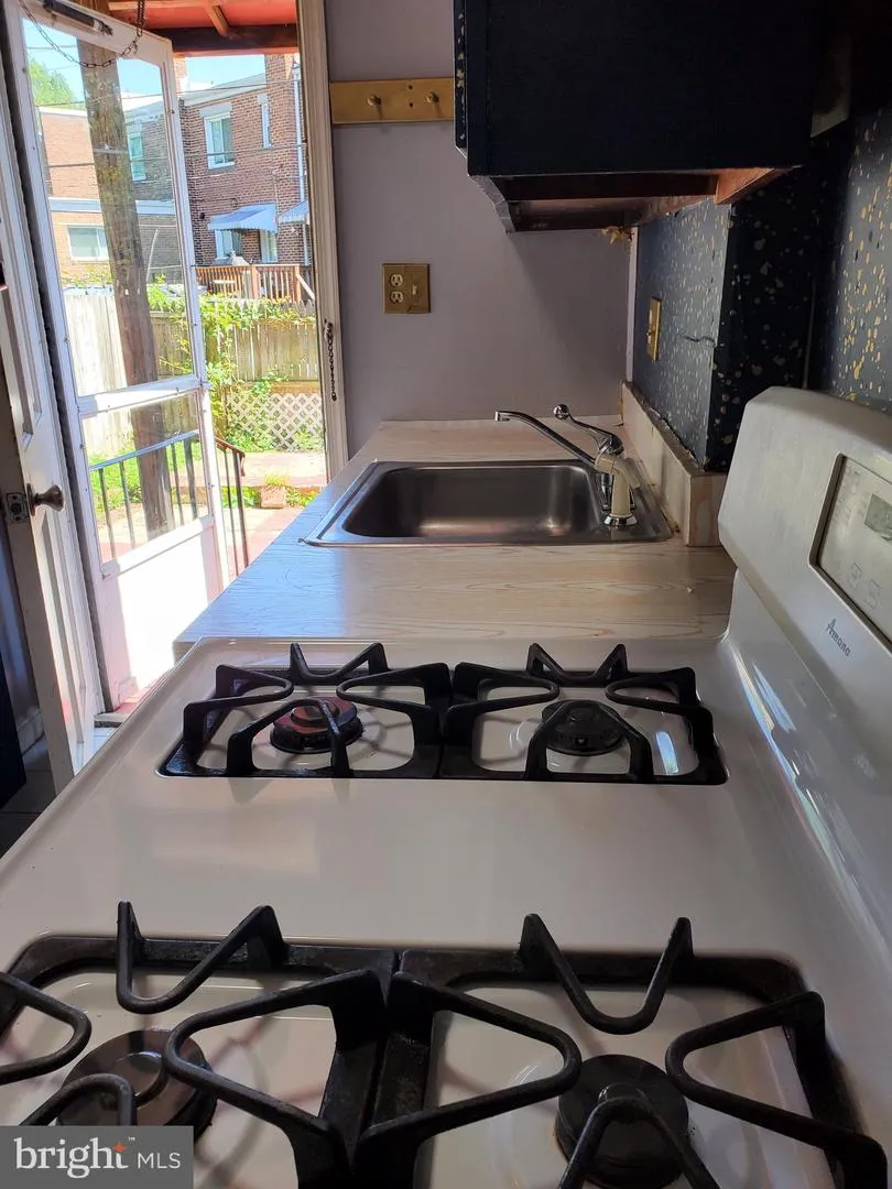 217 LYNHAVEN DRIVE Alexandria, VA 22305