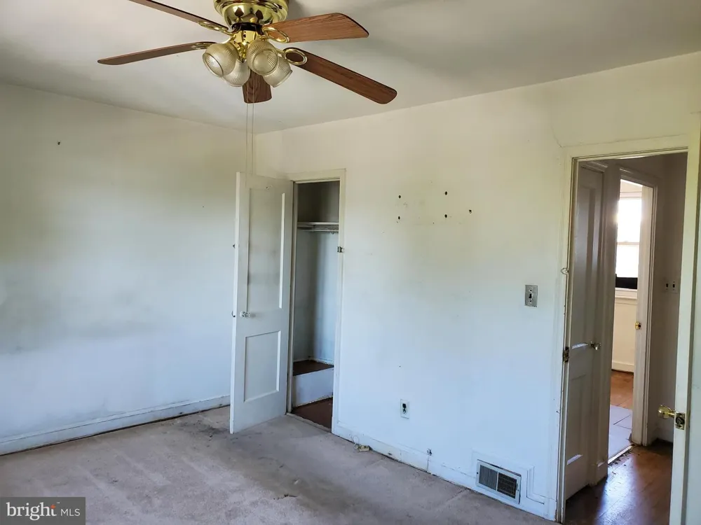 217 LYNHAVEN DRIVE Alexandria, VA 22305