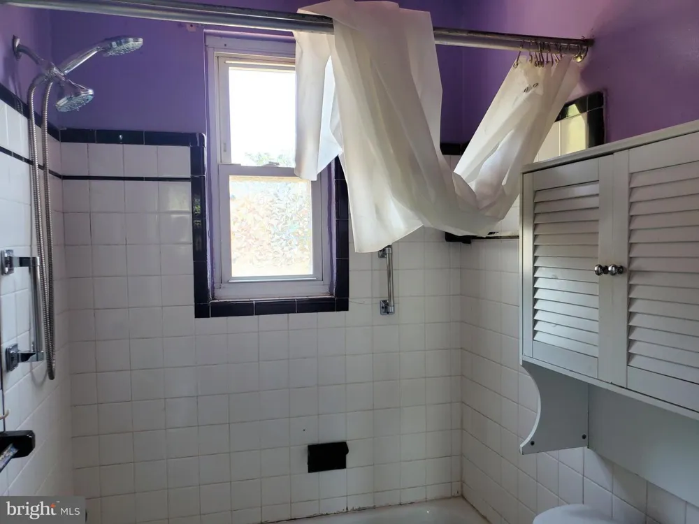 217 LYNHAVEN DRIVE Alexandria, VA 22305